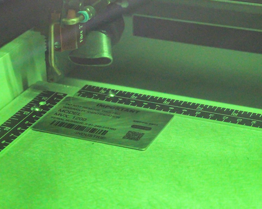 maquina-laser-ls900-fibra-marcado-etiqueta.img