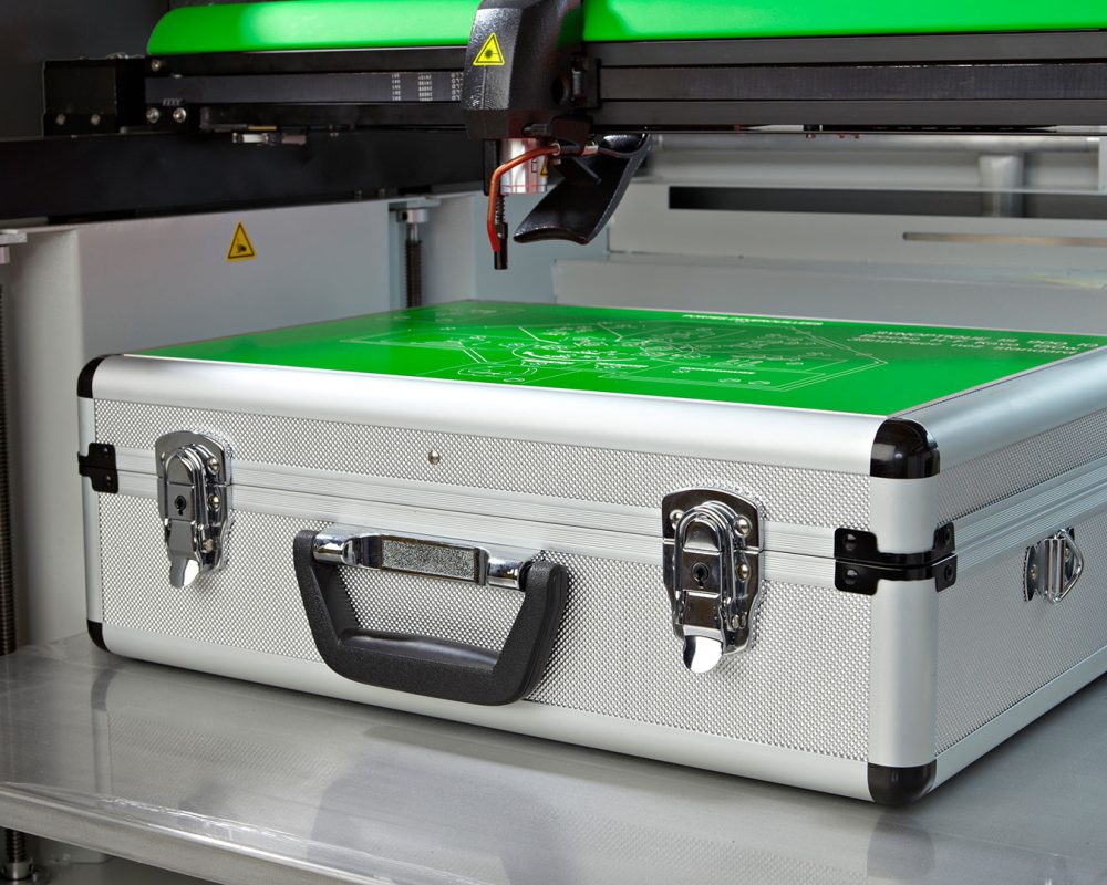 maquina-laser-ls900-xp-grabado-maleta.img