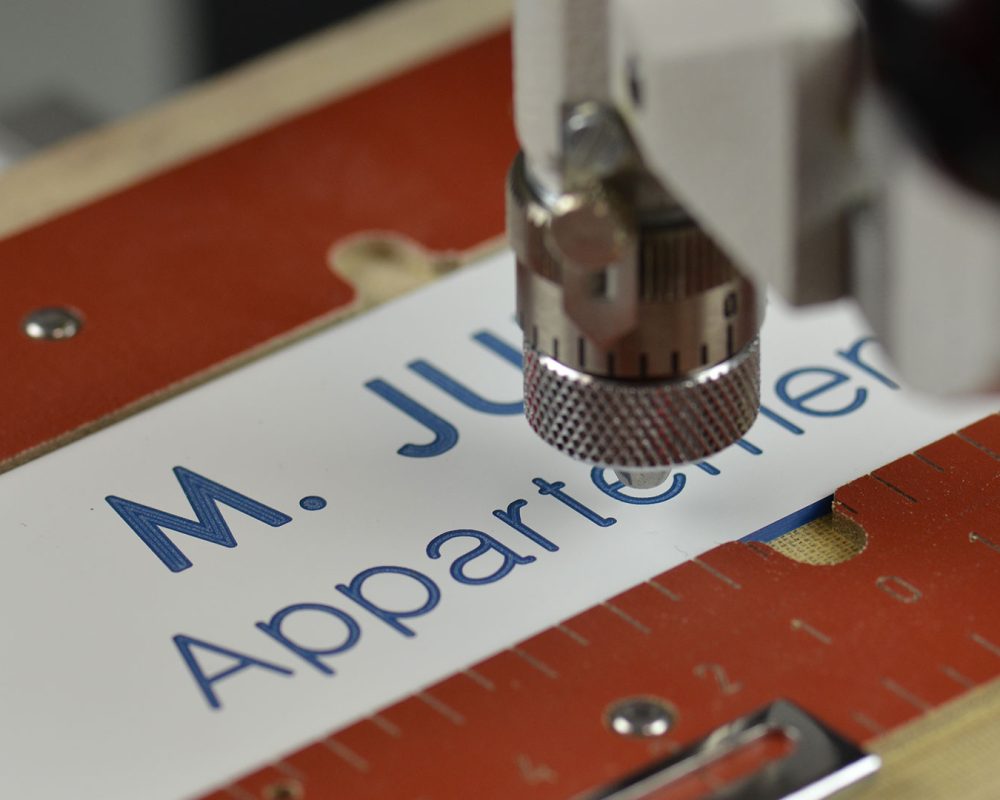 maquina-manual-im3-grabado-placa.img