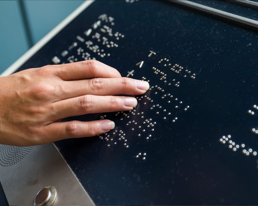 maquina-mecanica-isx000-grabado-braille.img