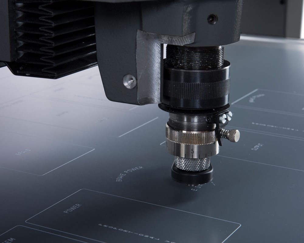 maquina-mecanica-isx000-grabado-panel-2.img
