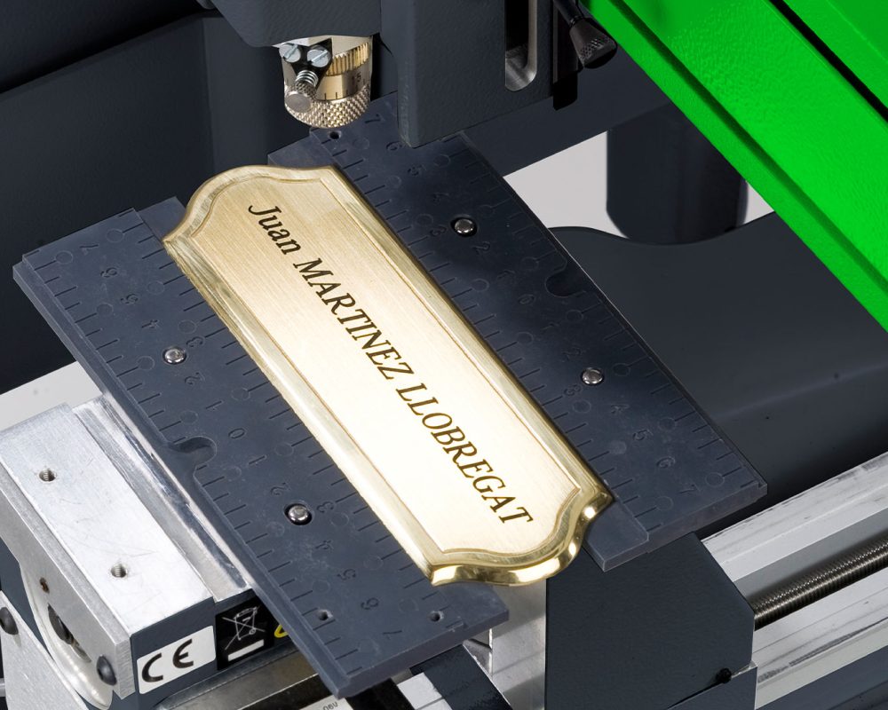 maquina-mecanica-m40-grabado-placa-identificacion.img