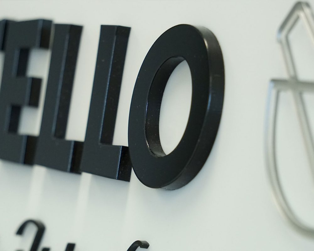 material-acrilico-corte-laser-display-negro.img