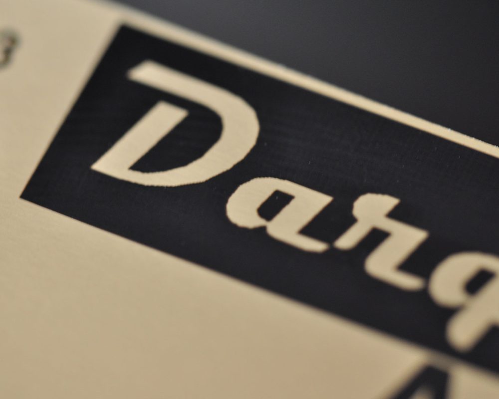 material-grabado-alumamark-etiqueta-id-aluminio-2.img