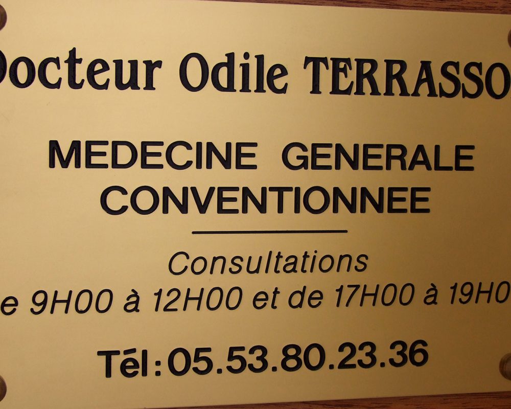 material-grabado-gravoglas-1-rotulo-doctor-medico-plastico.img