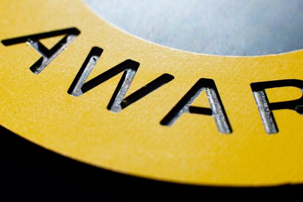 material-grabado-gravoglas-2-plex-derecho-senalizacion-boton.img