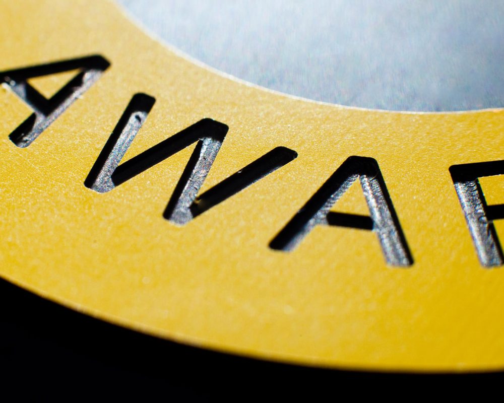 material-grabado-gravoglas-2-plex-derecho-senalizacion-boton.img