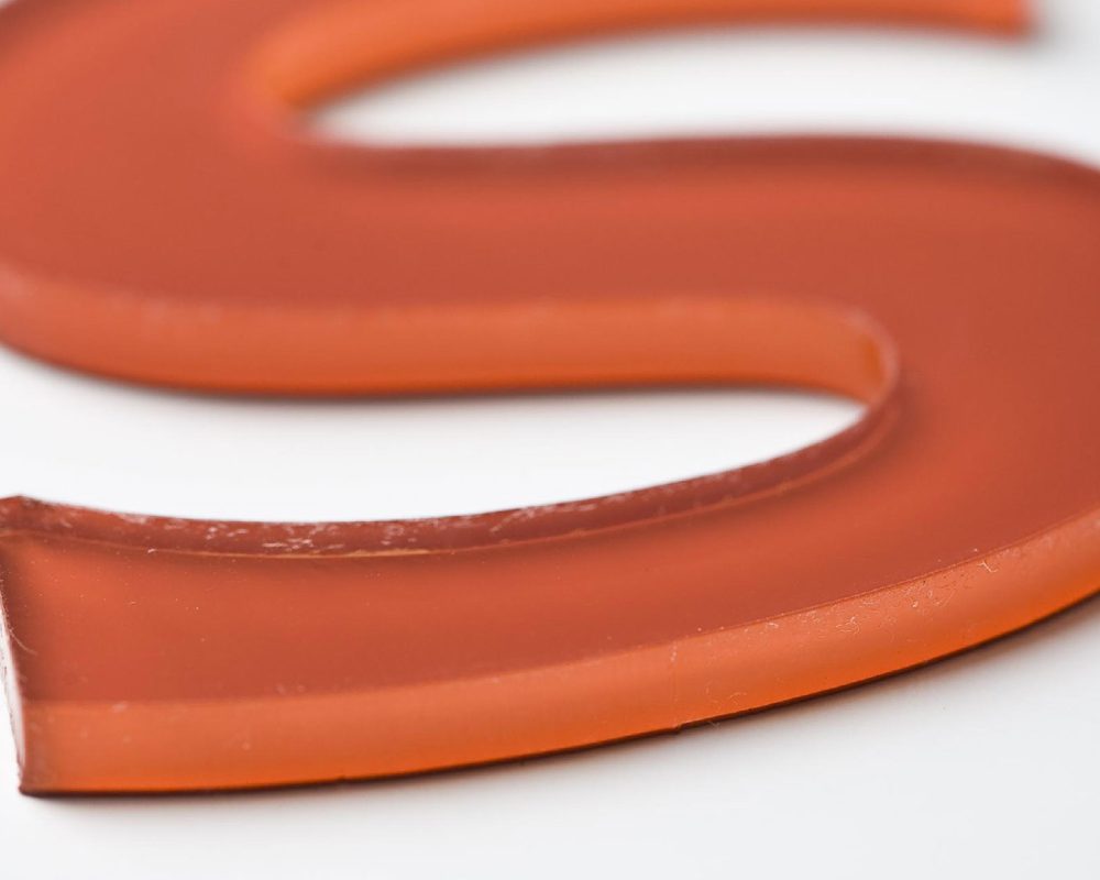 material-grabado-gravoglas-2-plex-inverso-letra-corte.img