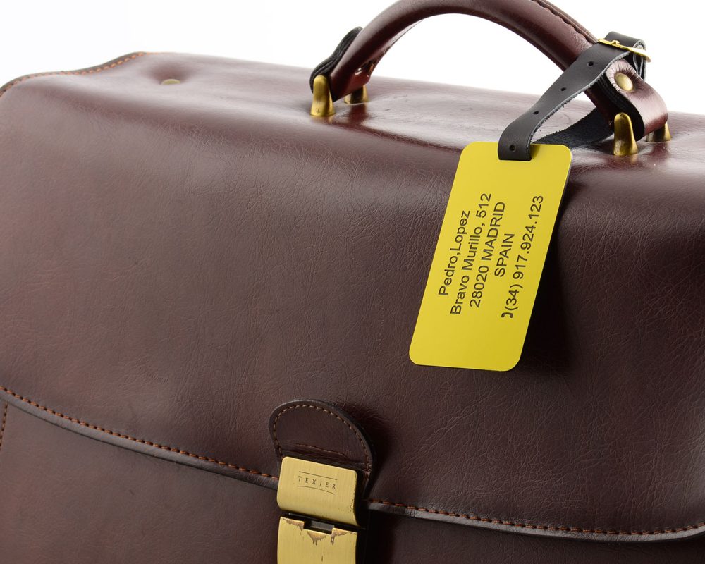 material-grabado-gravoply-1-etiqueta-maleta.img