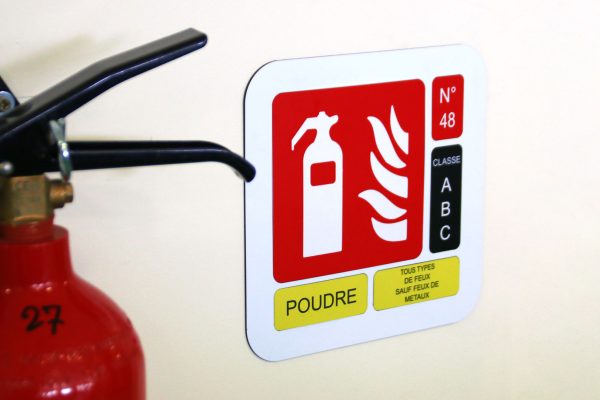 material-grabado-gravoply-2-senalizacion-extintor-plastico.img