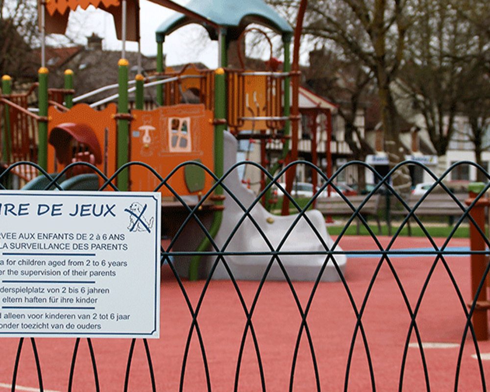 material-grabado-gravoply-laser-senalizacion-parque-plastico.img