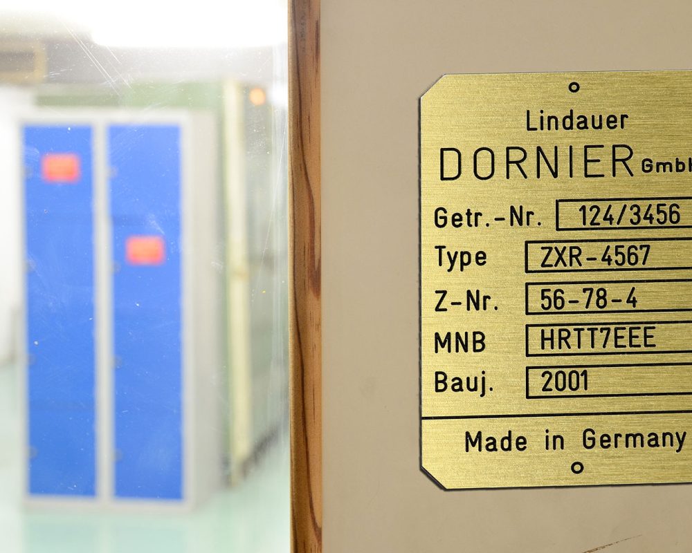 material-grabado-gravostral-rotulo-industrial.img