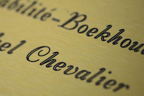 material-grabado-gravostral-rotulo-senalizacion.img