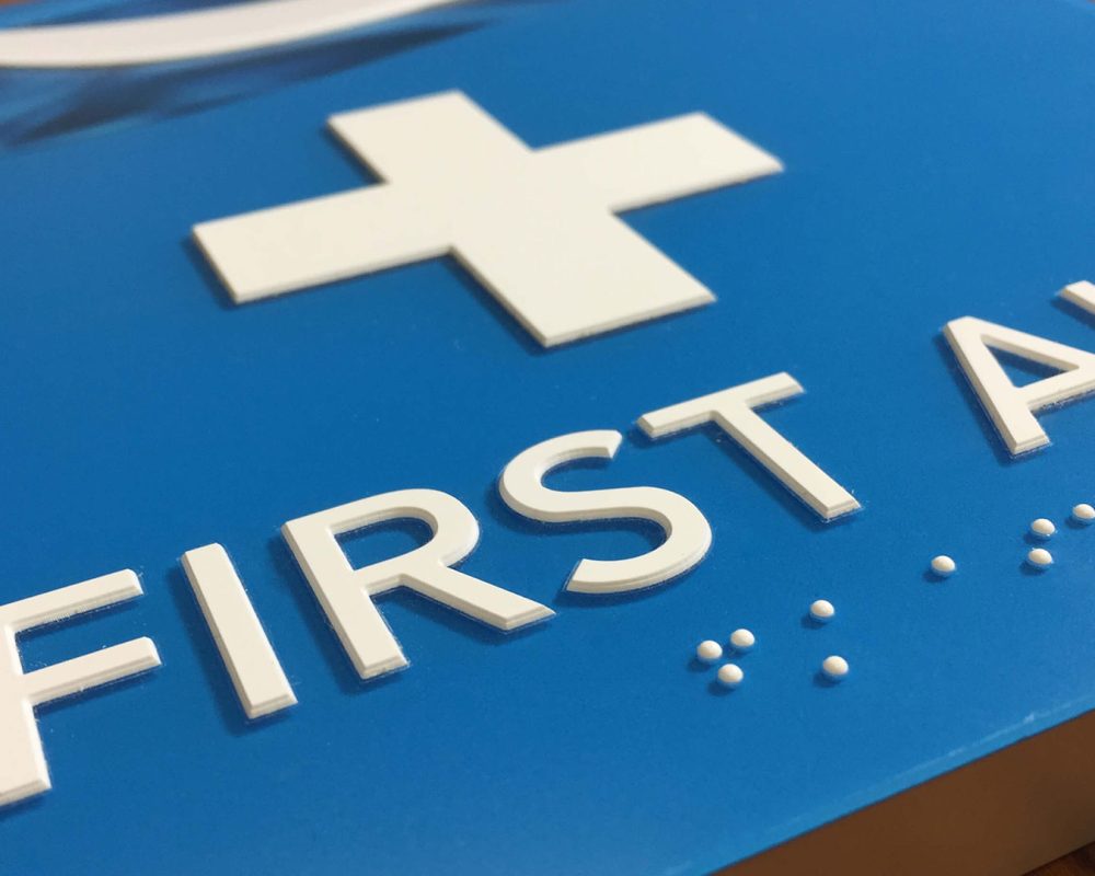 material-grabado-gravotac-rotulo-braille-urgencias-medico.img