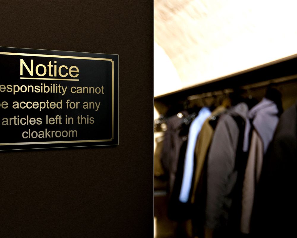 material-grabado-trophy-brass-trofeo-rotulo-vestidor.img