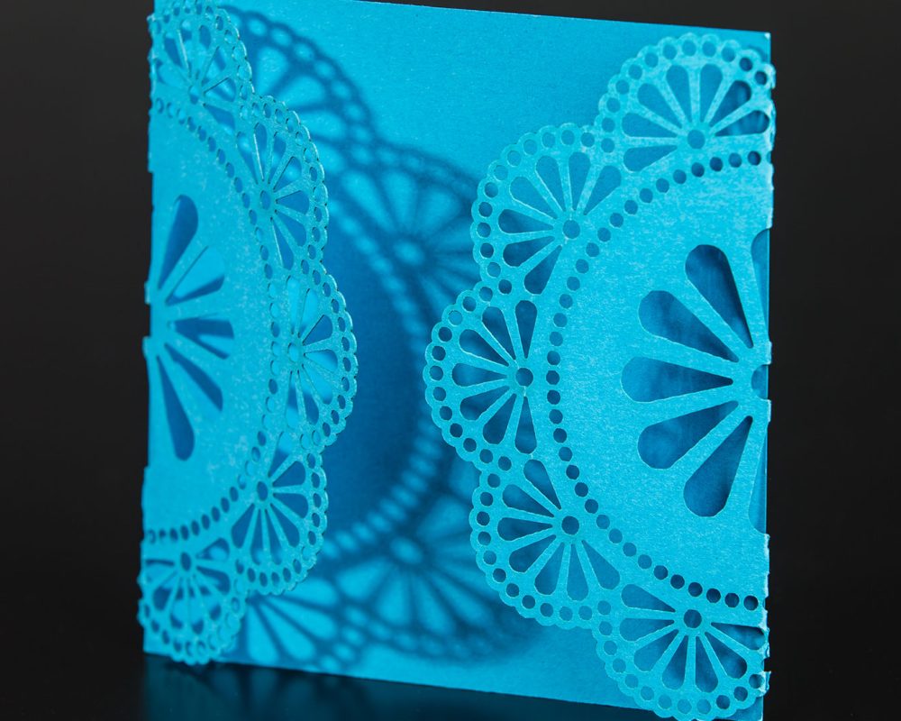 material-papel-carton-corte-laser-flores-azules.img