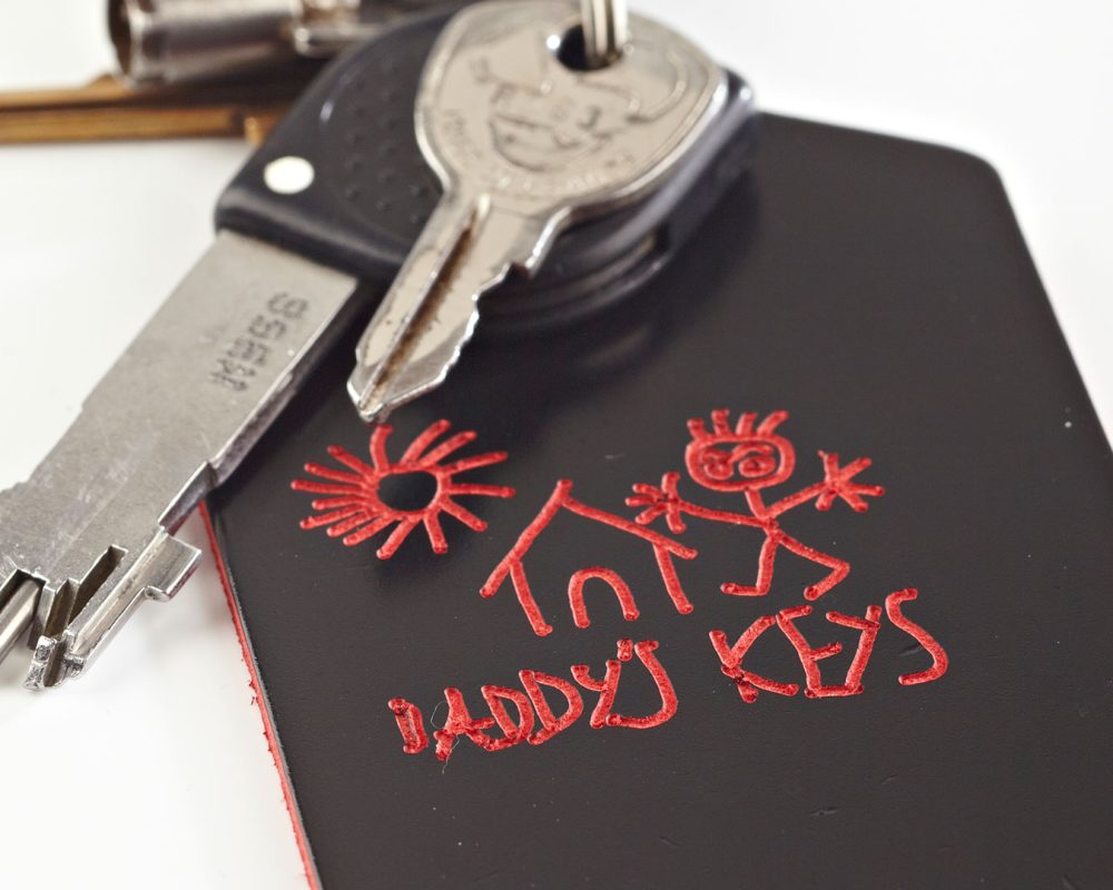 material-piel-imitacion-grabado-llavero.img