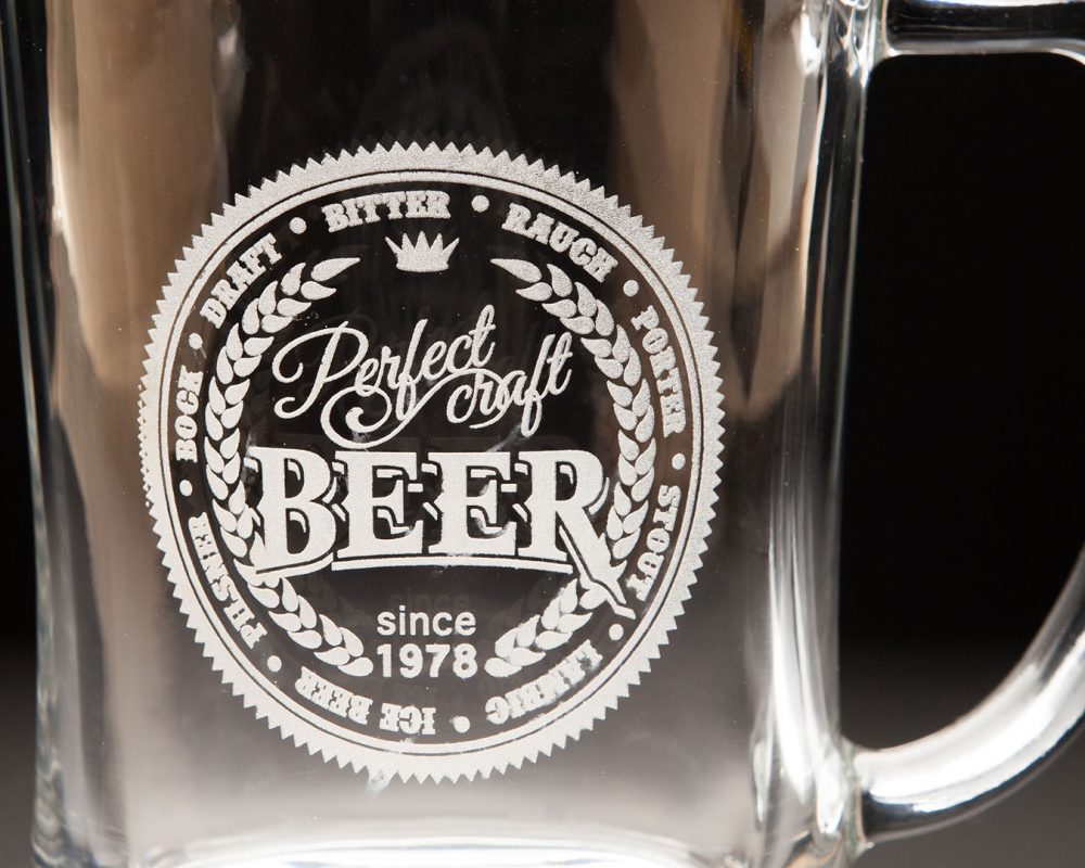 material-vidrio-cristal-grabado-jarra.img