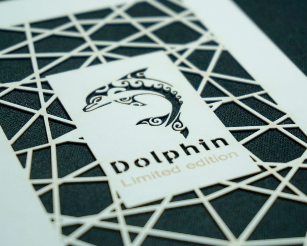 sector-creatividad-artes-graficas-corte-papel-delfin