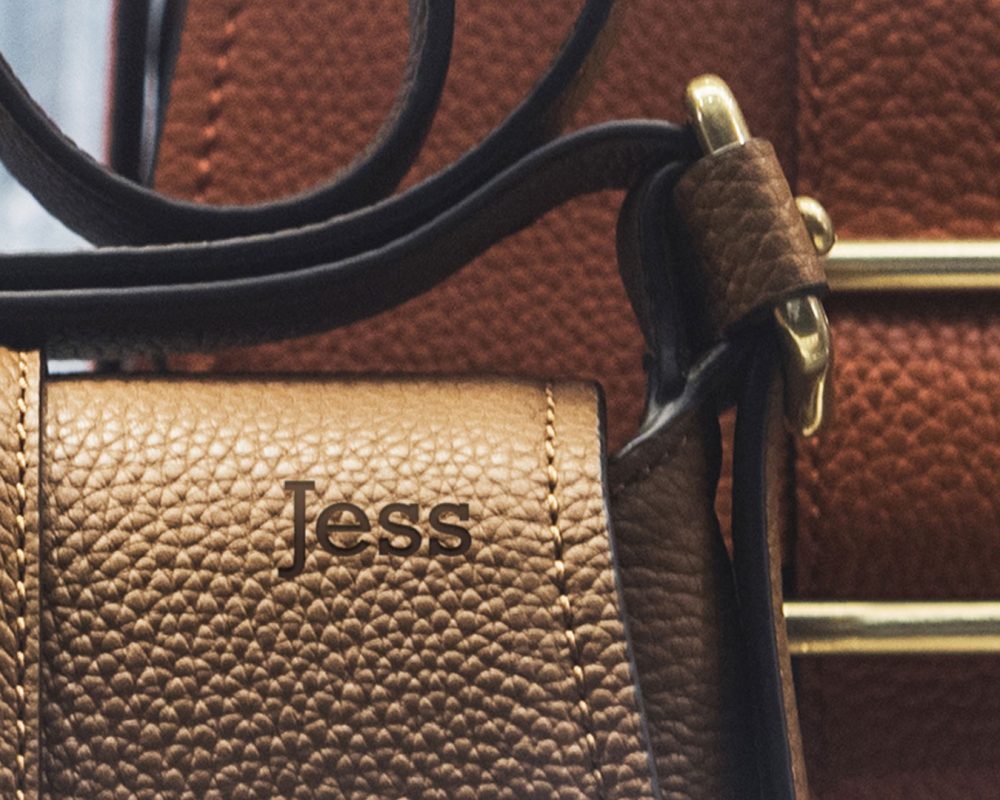 sector-creatividad-artesania-manualidades-diy-grabado-bolso-cuero.img