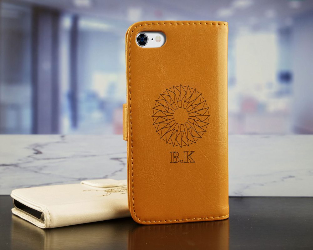 sector-creatividad-artesania-manualidades-diy-grabado-funda-movil-cuero.img