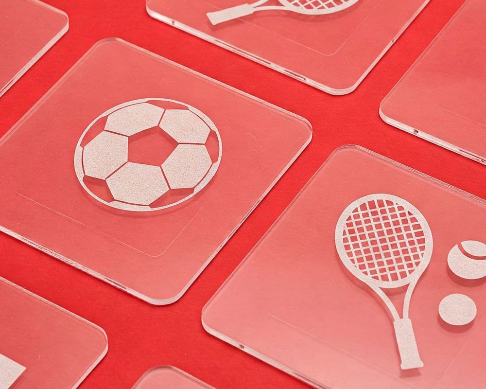 sector-creatividad-juegos-juguetes-puzles-grabado-cartas-metacrilato