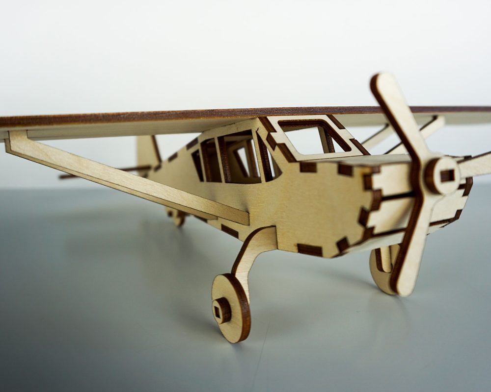 sector-creatividad-maquetas-avion-madera