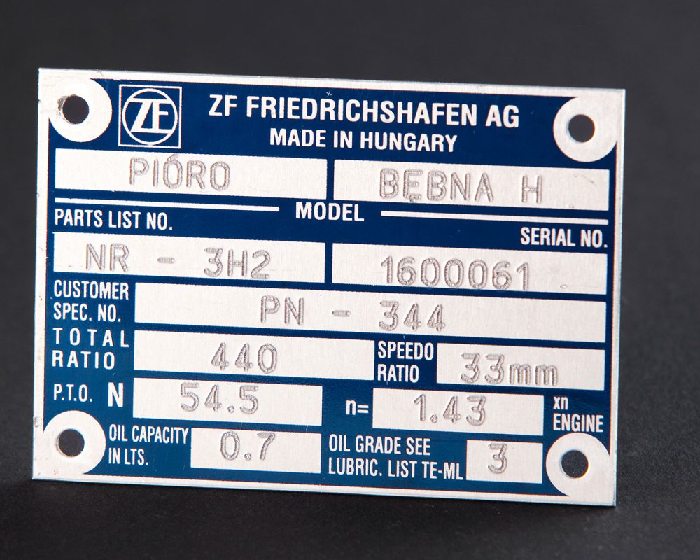 sector-identificacion-industria-automocion-grabado-placa.img