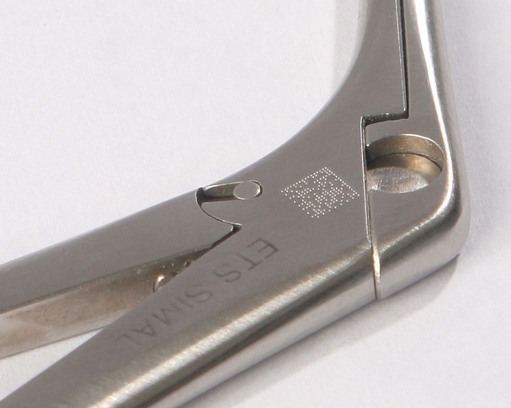 sector-industria-medica-grabado-instrumento-quirurgico-medico-sanitario-2.img