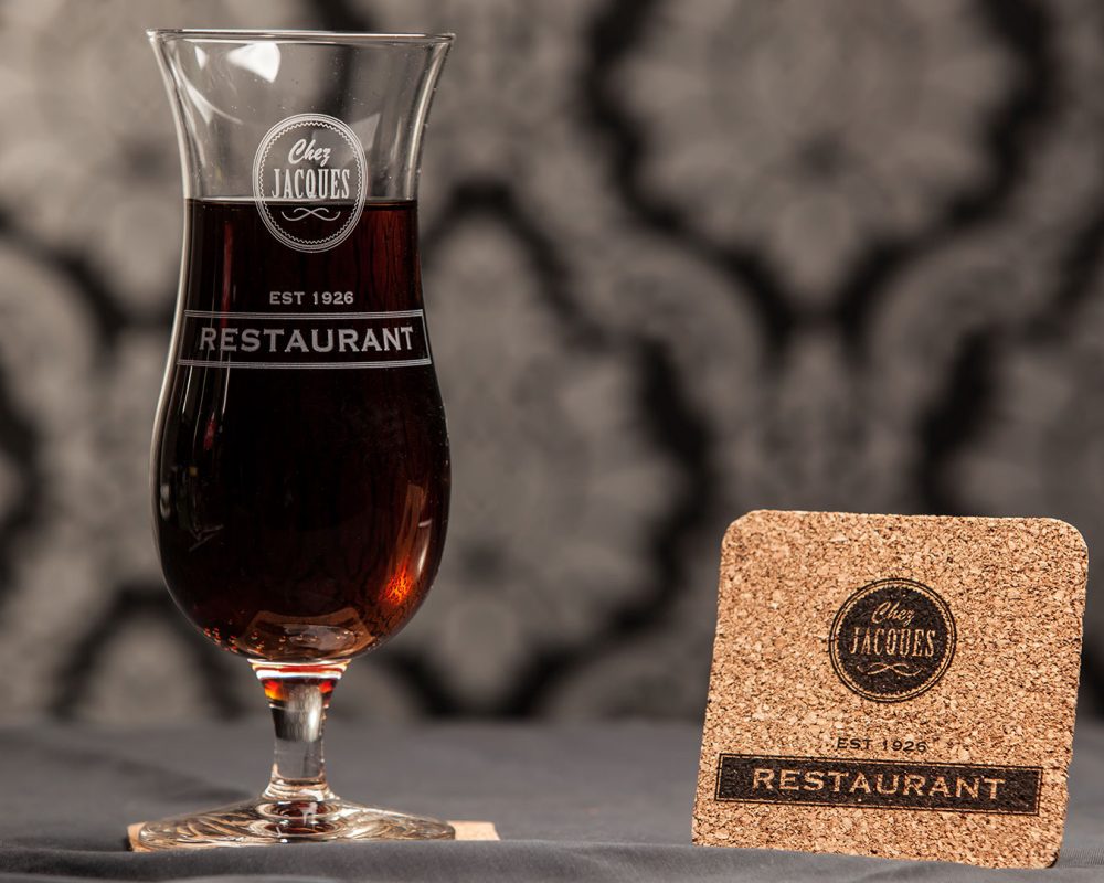 sector-personalizacion-botellas-vino-licores-grabado-copa.img