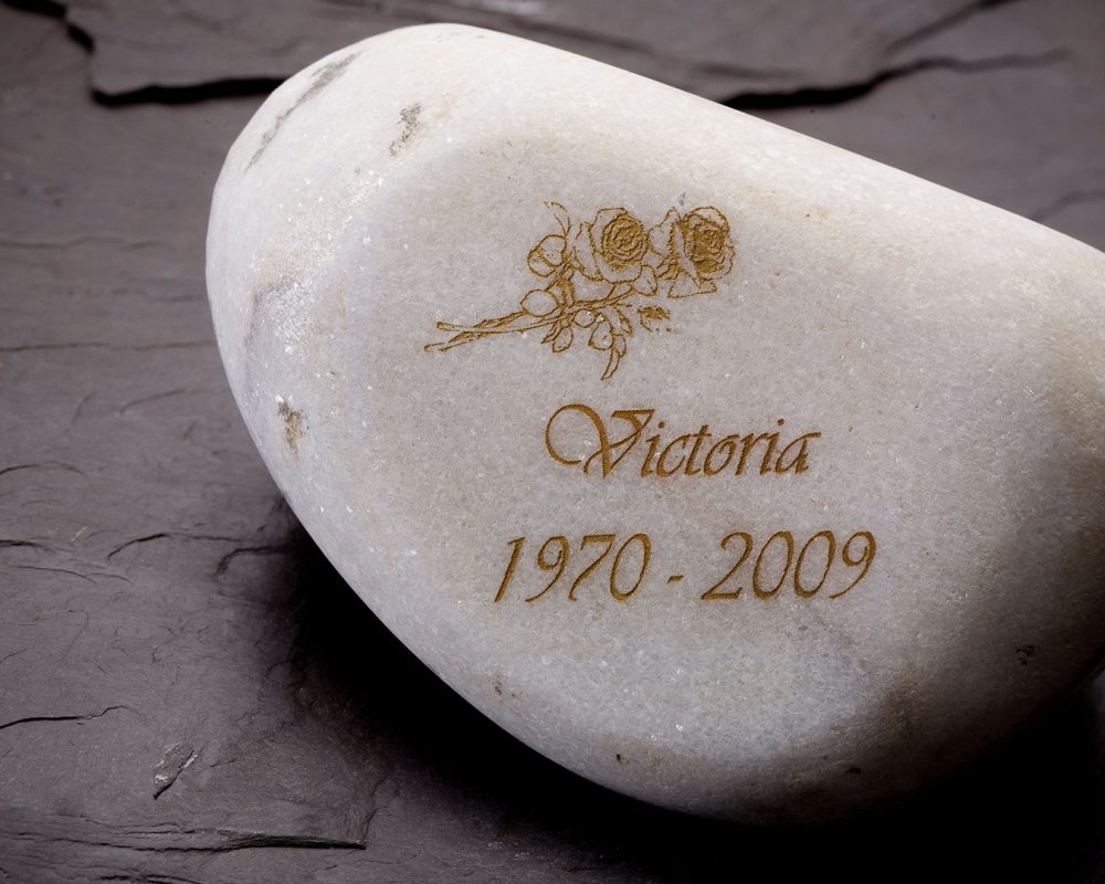 sector-personalizacion-funerario-grabado-piedra.img