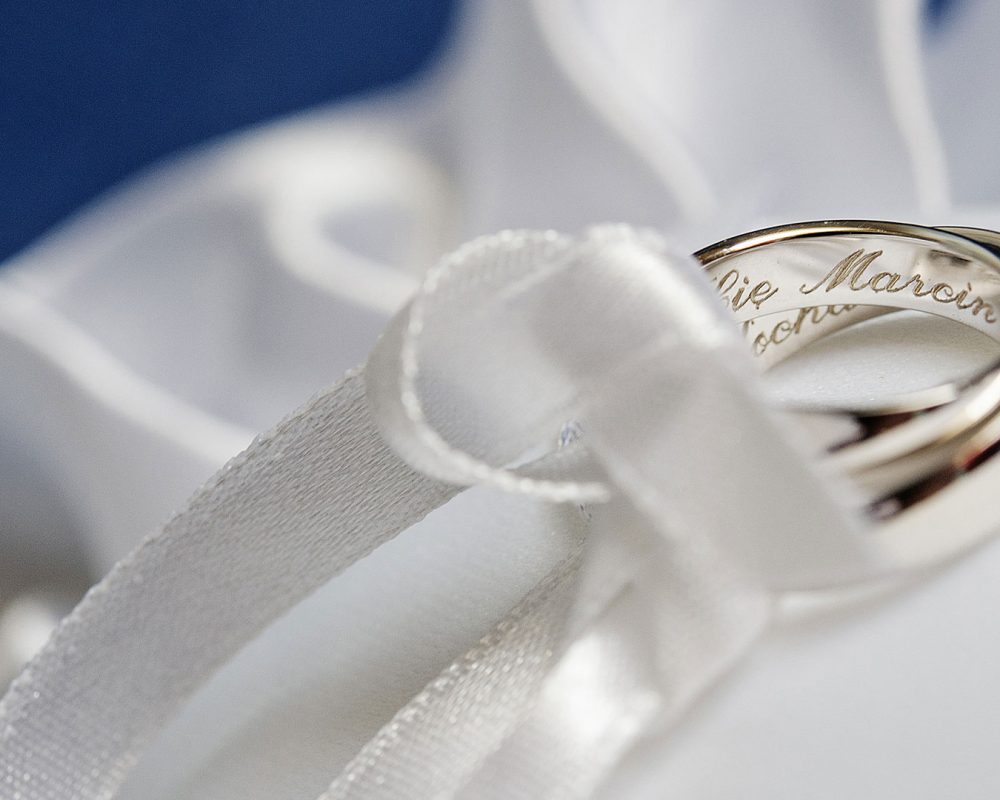 sector-personalizacion-joyas-bisuteria-grabado-anillo-alianza-2.img