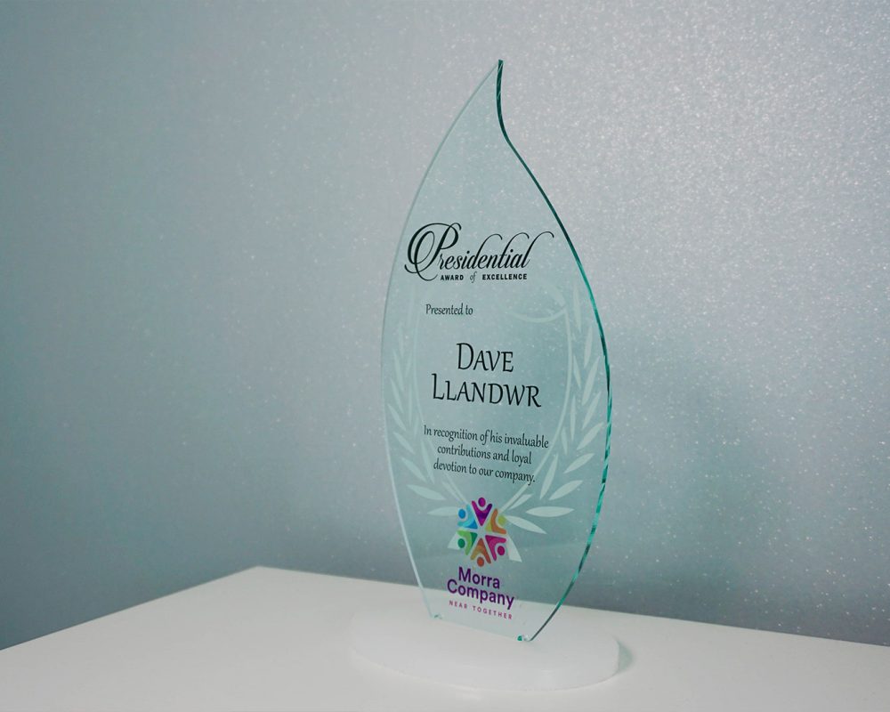 sector-personalizacion-trofeos-placas-homenaje-vidrio-cristal.img