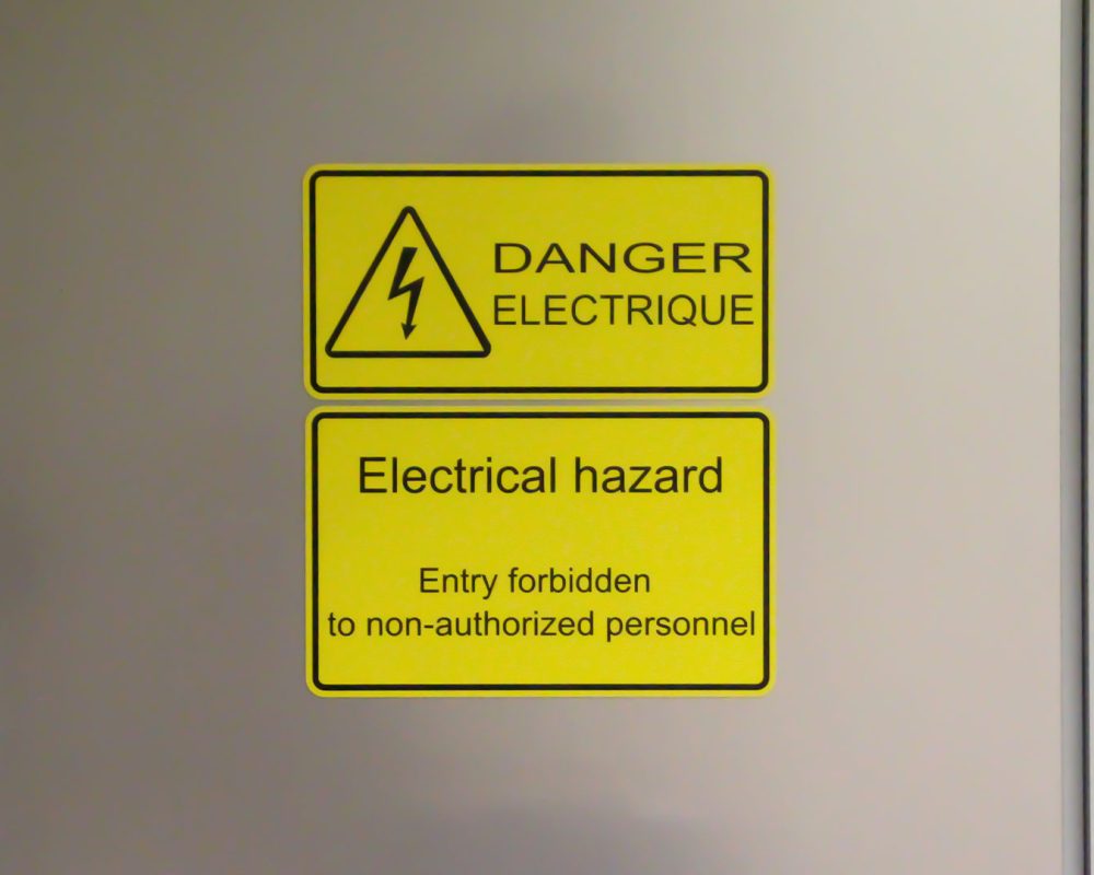 sector-senalizacion-electrica-peligro.img