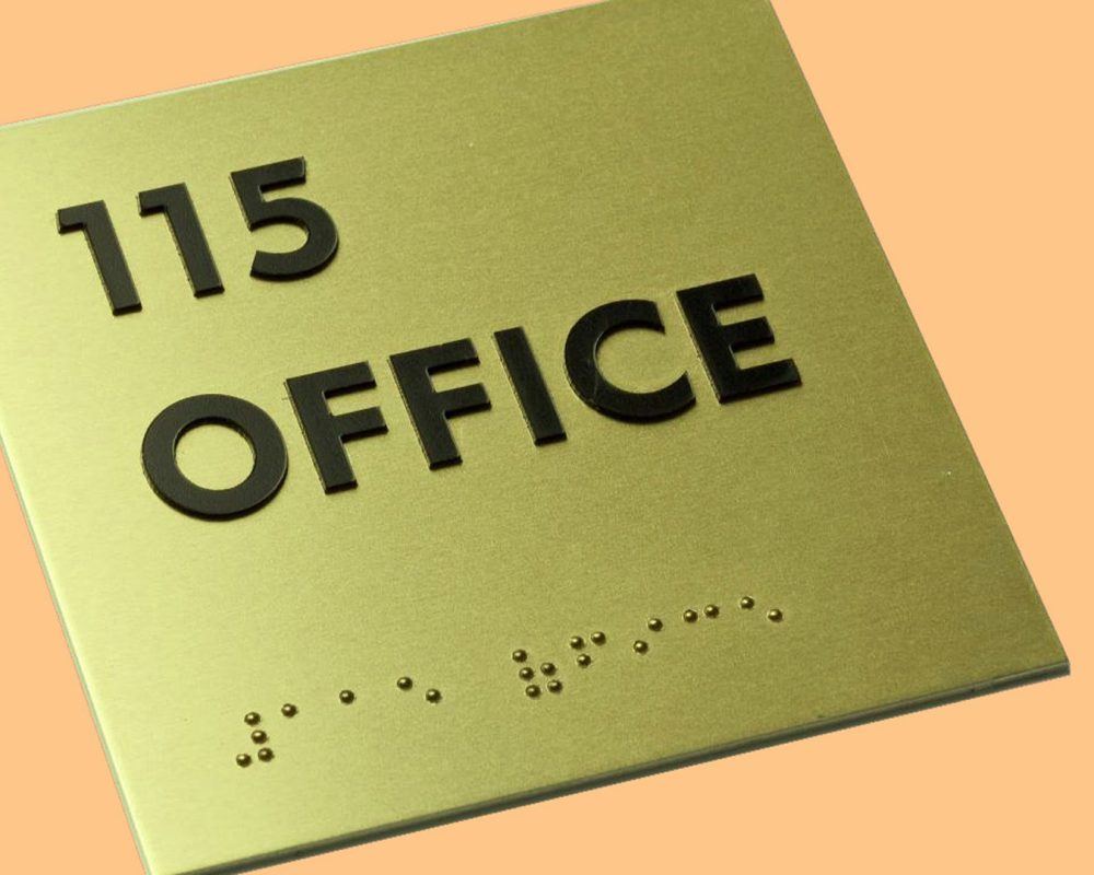 sector-senalizacion-rotulacion-accesible-braille-rotulo-oficina.img